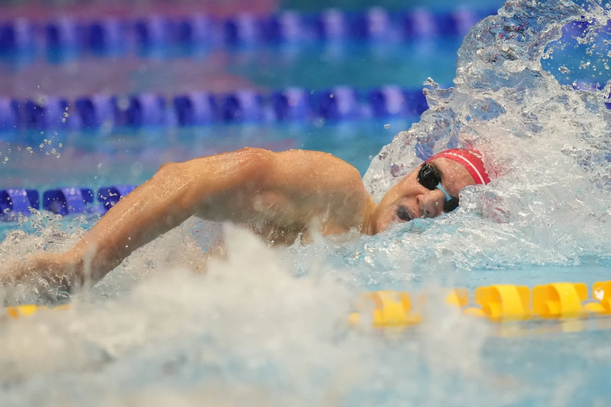 Polska męska sztafeta 4x100 m zdobyła brązowy medal pływackich mistrzostw świata na krótkim basenie w Budapeszcie. Wygrali Amerykanie, którzy wynikiem 3.01,66 ustanowili rekord świata.