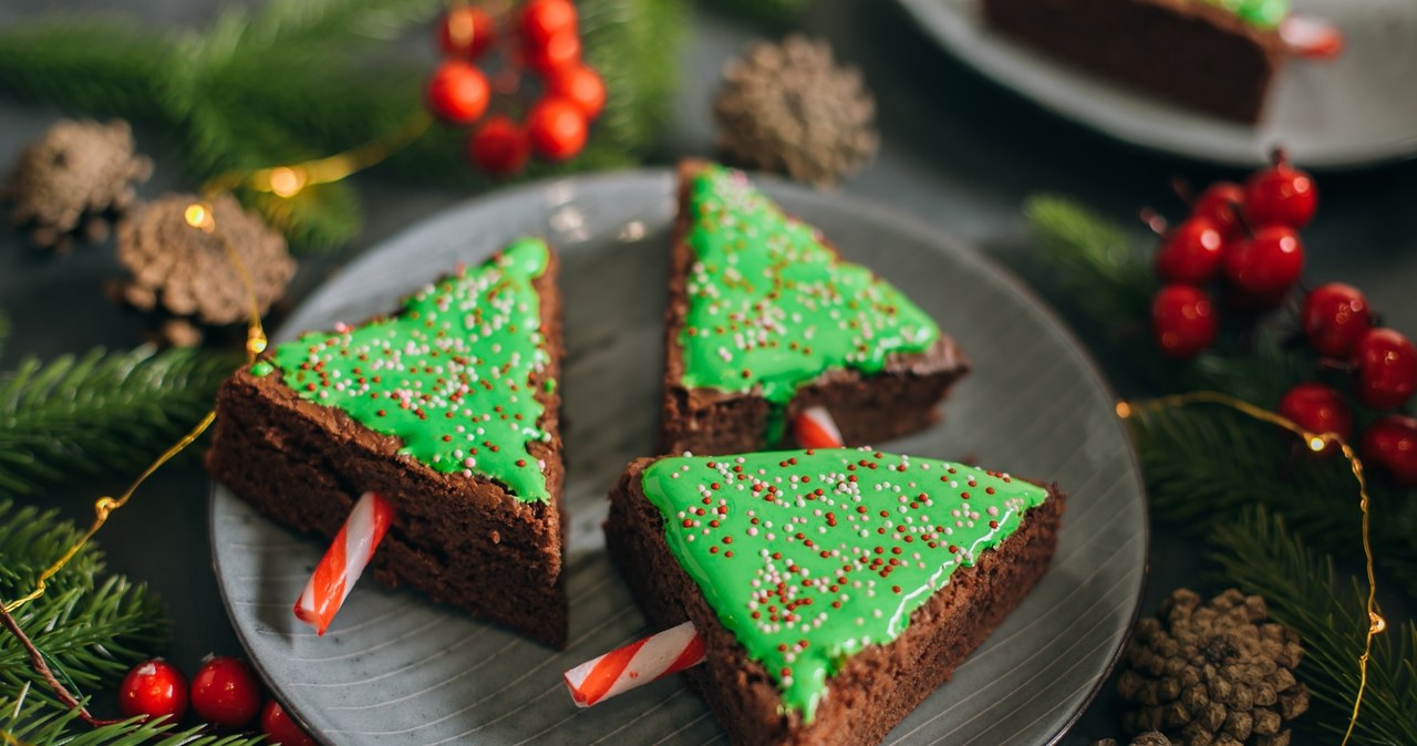 Brownie, jest, szybkie, przygotowania, mocno, czekoladowe, rozpływające, ustach, Boże, Narodzenie, warto, przyrządzić, prosty, w Czekoladowe brownie w kształcie choinek. Najszybszy deser na święta