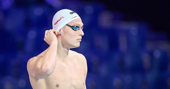 Kacper Stokowski zdobył w wyścigu na 100 m stylem grzbietowym brązowy medal pływackich mistrzostw świata na krótkim basenie w Budapeszcie. Polak osiągnął czas 49,16 s, który jest nowym rekordem kraju. 