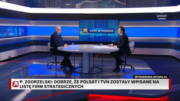 Piotr Zgorzelski z PSL skomentował pomysł premiera Donalda Tuska, który zapowiedział umieszczenie stacji telewizyjnych TVN i Polsat w wykazie firm strategicznych, które podlegają ochronie. - Jest to bardzo roztropna decyzja - mówił wicemarszałek. Odniósł się również do słów Daniela Obajtka, który krytykował propozycję szefa rządu. - Któż podąży za geniuszem pana prezesa Obajtka? Wszyscy wiemy, że jest to wyjątkowy menadżer, który potrafi jak Midas zamieniać, już nie będę mówił - co w co - skomentował Zgorzelski. Deklaracja premiera pojawiła się po pogłoskach, że stację TVN chce kupić czesko-węgierski inwestor. - Węgrzy grają w innej lidze niż Polska. Patrząc na dwa profile przywódców, którzy mają konserwatywne poglądy: Viktora Orban i Giorgię Meloni - to wolę jednak politykę pani Meloni - ocenił wicemarszałek.