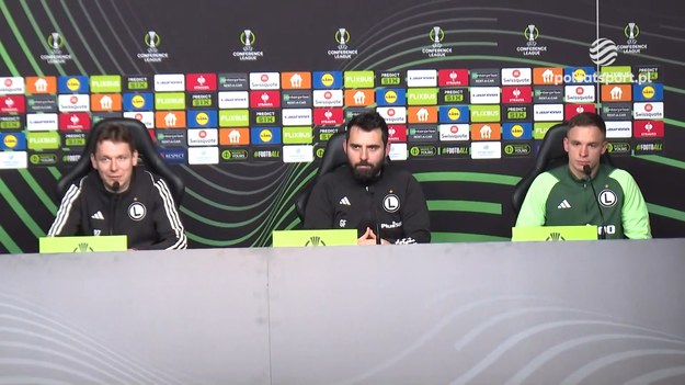 W załączonym materiale wideo prezentujemy konferencję Legii Warszawa przed meczem z FC Lugano w Lidze Konferencji. Na pytania dziennikarzy odpowiadali Goncalo Feio i Kacper Chodyna. Trener stołecznego zespołu wypowiedział się między innymi na temat swojej przyszłości.