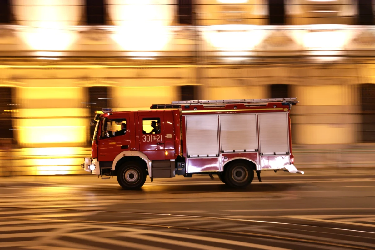 W salonie SPA w piwnicy XVI-wiecznej kamienicy przy ul. Floriańskiej w samym centrum Krakowa doszło do wybuchu. 30-letnia kobieta została zabrana do szpitala, ewakuowano natomiast sześć osób. Śledczy ustalą przyczyny wybuchu.