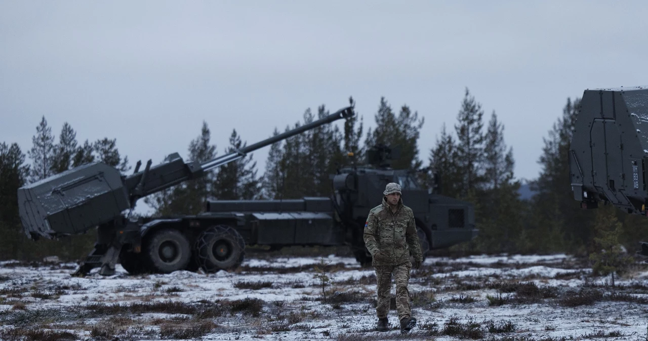 W listopadzie w Finlandii odbyły się ćwiczenia artyleryjskie NATO "Dynamic Front". Wejście do sojuszu przyspieszyło decyzję o usunięciu mieszkańców z obszaru koło wojskowych baz