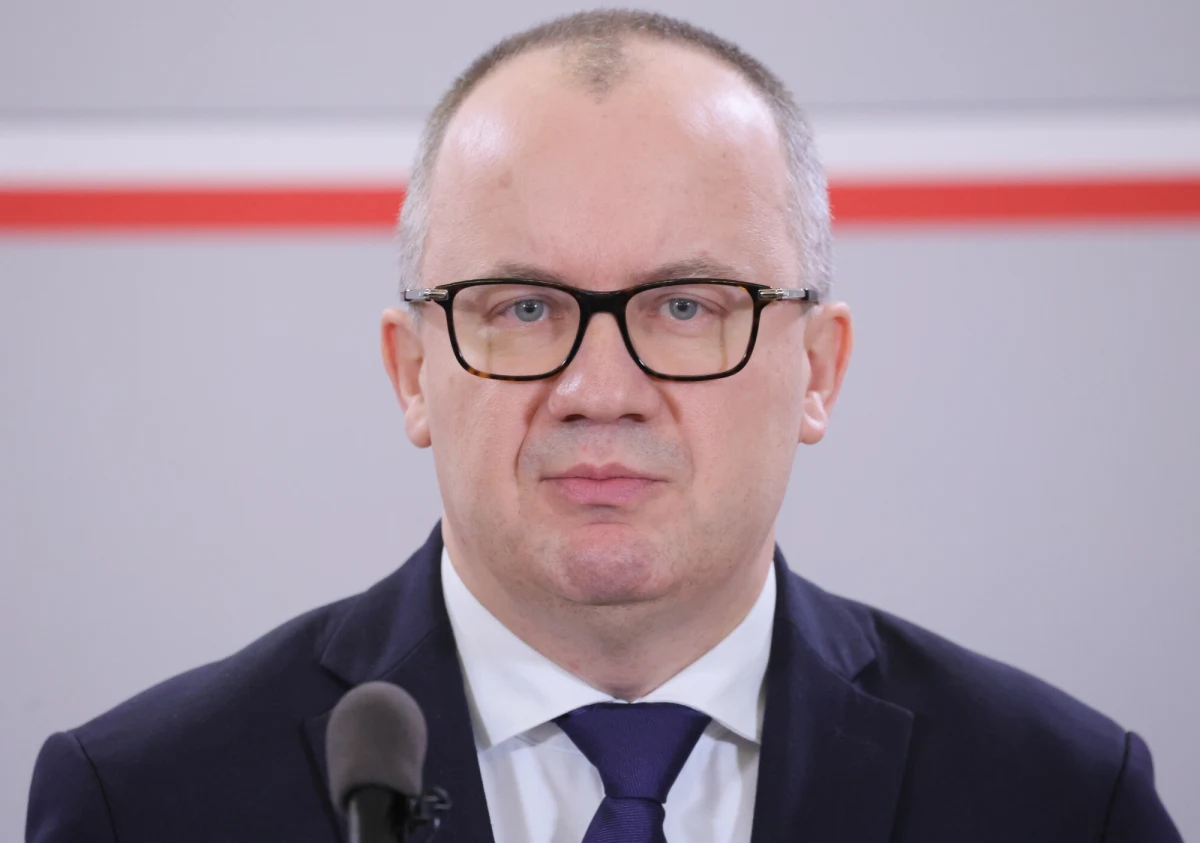 Minister sprawiedliwości Adam Bodnar powiedział, że nie widzi przestrzeni do rozmowy o Trybunale Konstytucyjnym z nowym prezesem TK Bogdanem Święczkowskim. "Nie wierzę w żadne próby kompromisu z jego strony. Trybunał straciliśmy już dawno jako niezależny sąd konstytucyjny" - dodał.