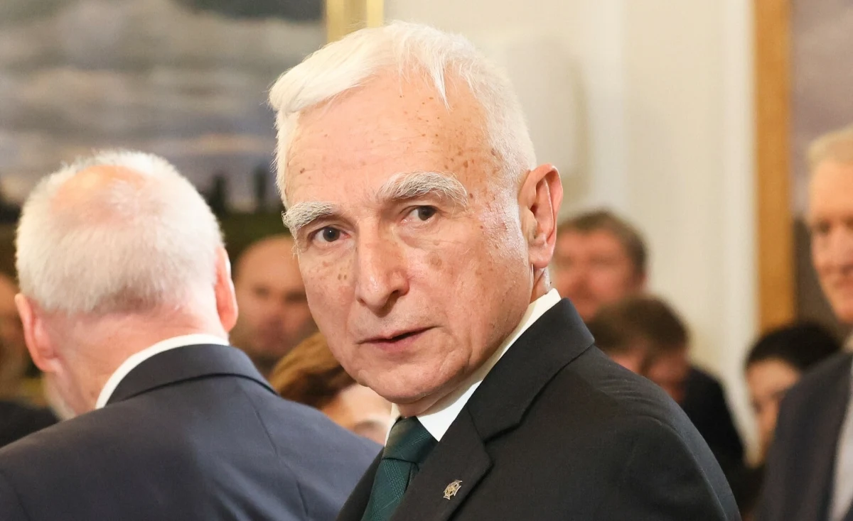 "Opóźnienia są do nadrobienia. To nie jest dramat" – przyznaje w radiu RMF24 Piotr Naimski ws. budowy elektrowni atomowej nad Wisłą. Były wiceminister gospodarki i były pełnomocnik rządu ds. strategicznej infrastruktury energetycznej w rządzie PiS przyznaje, że bardziej ryzykowny jest brak wyznaczonej przez rząd osoby, która by za taki projekt była odpowiedzialna. "To grozi śmiertelnym niebezpieczeństwem temu projektowi" – ocenia Piotr Naimski w rozmowie z Piotrem Salakiem.