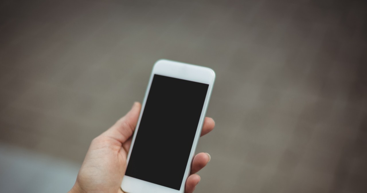 Jak przenieść dane z telefonu na telefon? Sprawdź triki na Androida i iOS