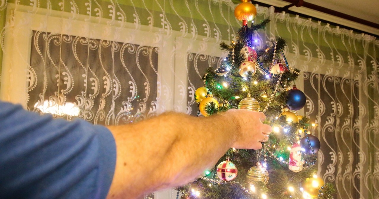 Czy choinka musi stać w domu i do kiedy? Odpowiedź w kalendarzu Kościoła