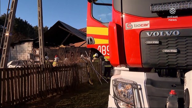 Drewniany dom płonął w błyskawicznym tempie. W pożarze w Idalinie na Lubelszczyźnie zginęły cztery osoby: ojciec i jego trzy córki. W budynku nie było czujnika dymu, więc nie było szans na szybką pomoc i czasu na ratunek.  Dla "Wydarzeń" przygotował Piotr Kuśmierzak. 