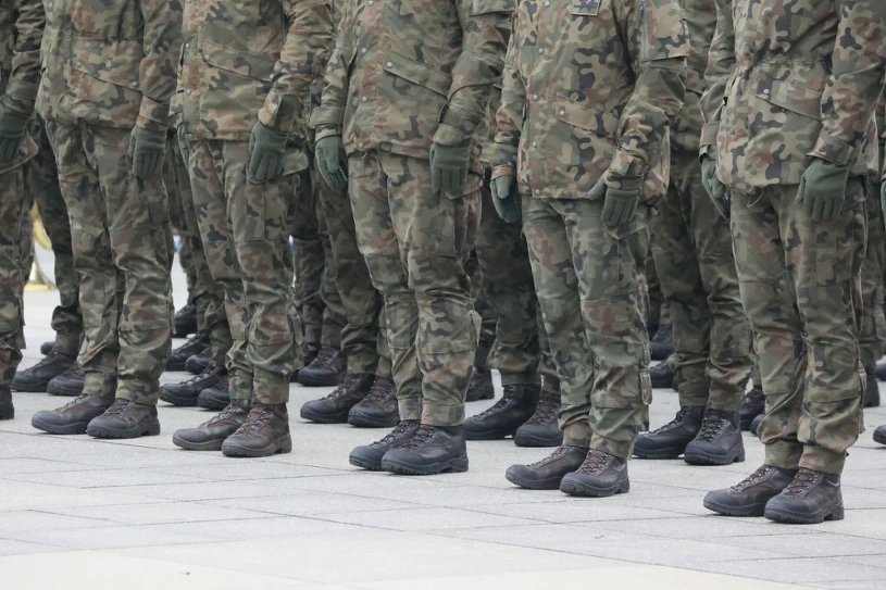 MON będzie szkolił Polaków. Zaprosi do wojska 25 tys. osób w sześć tygodni
