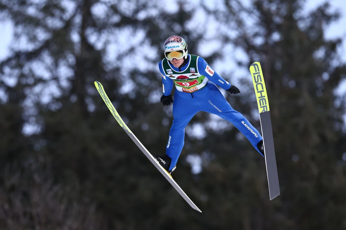 9. miejsce zajął najlepszy z Polaków Aleksander Zniszczoł w pierwszym indywidualnym konkursie Pucharu Świata w skokach narciarskich w Titisee-Neustadt. 
