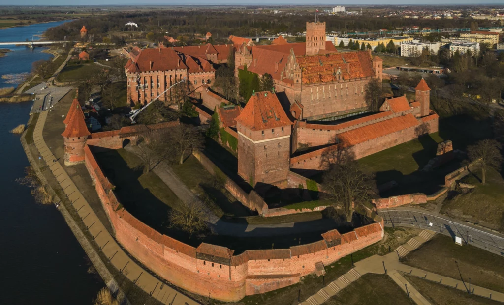 Jak zaznacza Paweł Jasienica, Krzyżacy nikomu nie pozwalali zbliżać się do murów swojej fortecy