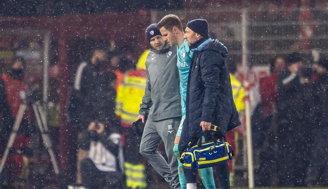 Szalony mecz w Niemczech. Bramkarz zaatakowany przez kibica, zastąpił go napastnik