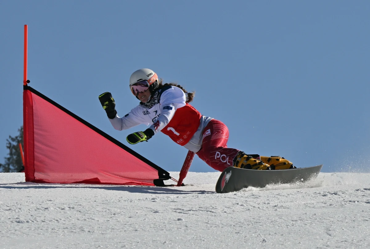 Aleksandra Król-Walas zajęła drugie miejsce w slalomie gigancie równoległym w zawodach Pucharu Świata we włoskiej Cortinie d'Ampezzo. Polska snowboardzistka w finale przegrała o 0,29 s z Austriaczką Sabine Payer.