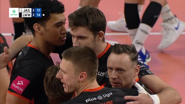 Skrót meczu Jastrzębski Węgiel – Barkom-Każany Lwów2:3 (20:25, 25:27, 25:21, 25:13, 13:15). Siatkówka, PlusLiga 2024/2025 - 16. kolejka.

