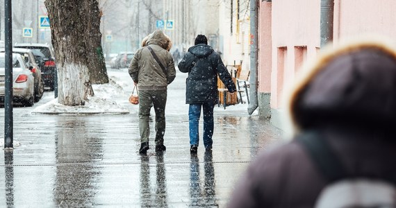 Instytut Meteorologii i Gospodarki Wodnej wydał w niedzielę ostrzeżenia I i II stopnia przed silnym wiatrem. Alerty mają  obowiązywać od wczesnych godzin porannych, w poniedziałek. 