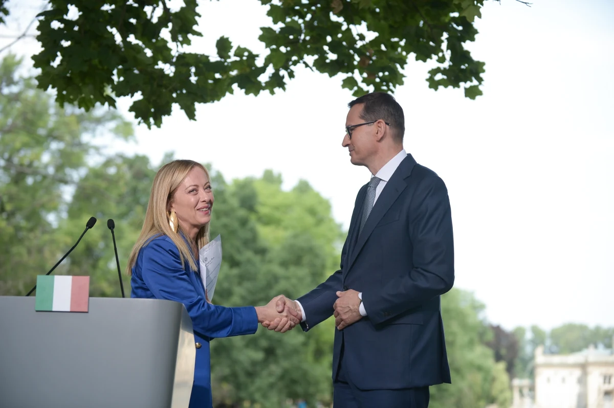 Premier Włoch Giorgia Meloni ogłosiła, że zrezygnuje z dalszego przywództwa w partii Europejskich Konserwatystów i Reformatorów (EKR). Zapowiedziała udzielenie poparcia byłemu polskiemu premierowi Mateuszowi Morawieckiemu. "Mamy misję do wykonania: sprawić, by Europa stała się ziemią kultury i chrześcijańskich wartości, ziemią dla rodzin, ziemią normalności" - mówił w Rzymie były polski premier.