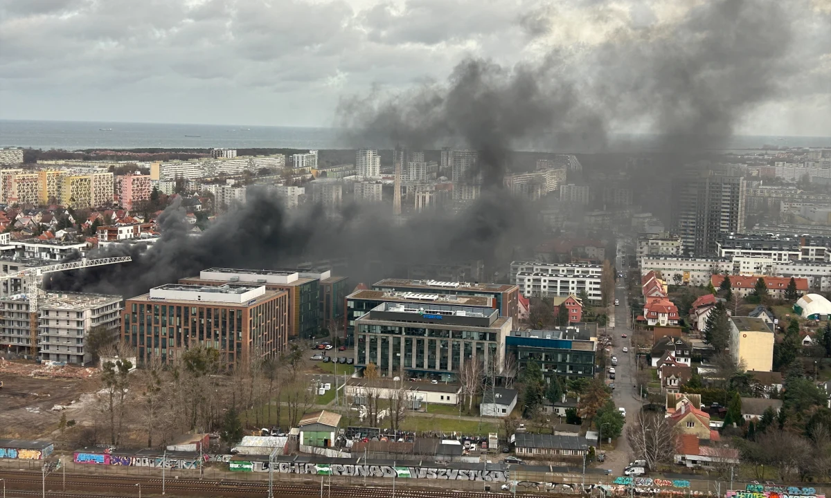 W poniedziałek doszło do pożaru na placu budowy w Gdańsku. W płomieniach stanął styropian i rusztowania z folią.