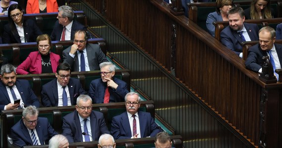 Koalicja Obywatelska przed Prawem i Sprawiedliwością - według sondażu firmy badawczej Opinia24 dla RMF FM takie byłyby wyniki wyborów parlamentarnych, gdyby odbywały się one w najbliższą niedzielę.