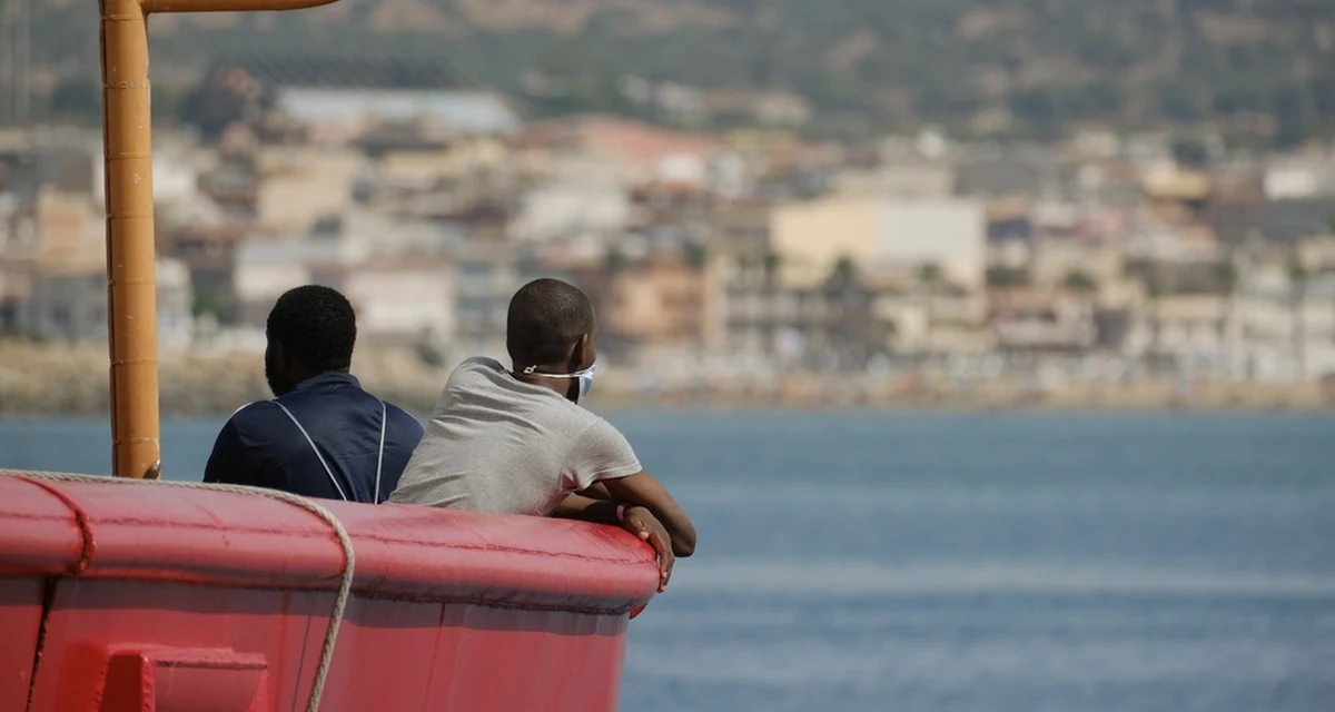 Polska nie przedstawiła Komisji Europejskiej w terminie planu wdrożenia paktu migracyjnego. Termin upłynął w zeszły czwartek. Dokumenty przedstawiło obecnie 15 krajów. Przypomnijmy, pakt migracyjno-azylowy zakłada m.in. system odpowiedzialności i solidarności. Jeżeli kraj nie chce przyjąć relokowanego migranta, to musi zapłacić 20 tys. euro za każdą nieprzyjętą osobę lub udzielić wsparcia operacyjnego.