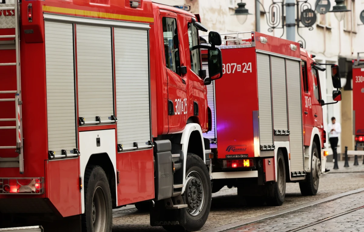 Tragiczny pożar mieszkania w Policach koło Szczecina. Życie straciło dwóch mężczyzn.