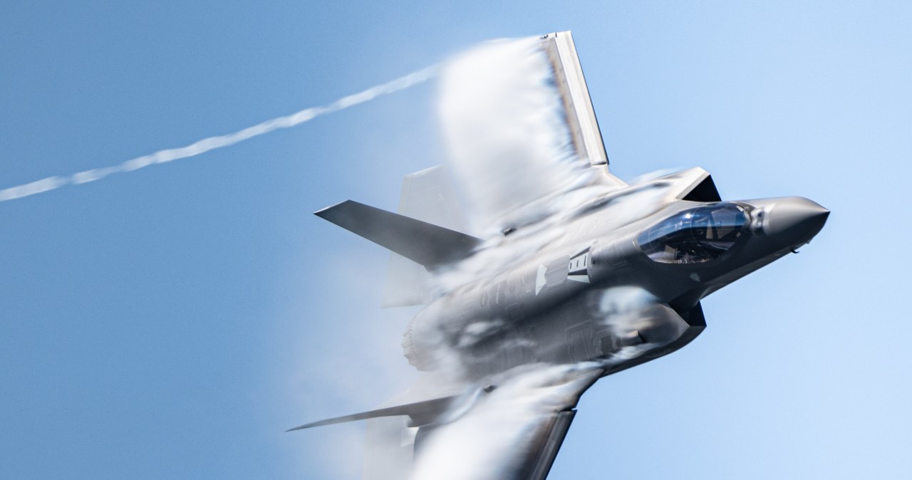 F-35 runął na ziemię. Pilot przez 50 min wisiał na telefonie