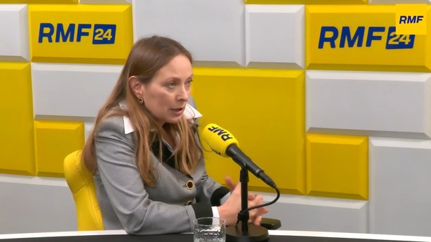 "Jestem głęboko zmartwiona tym, co się dzieje" – powiedziała w Popołudniowej rozmowie w RMF FM minister funduszy i polityki regionalnej Katarzyna Pełczyńska-Nałęcz, komentując słowa przewodniczącego Państwowej Komisji Wyborczej o paraliżu organów państwowych. Polityk dodała, że "potrzebujemy reformy systemu sprawiedliwości" i wskazała, który polityk byłby w stanie ją przeprowadzić. Pełczyńska-Nałęcz mówiła też o wycofaniu się z ograniczeń umów śmieciowych i potrzebie nowych mechanizmów wzrostu gospodarczego.