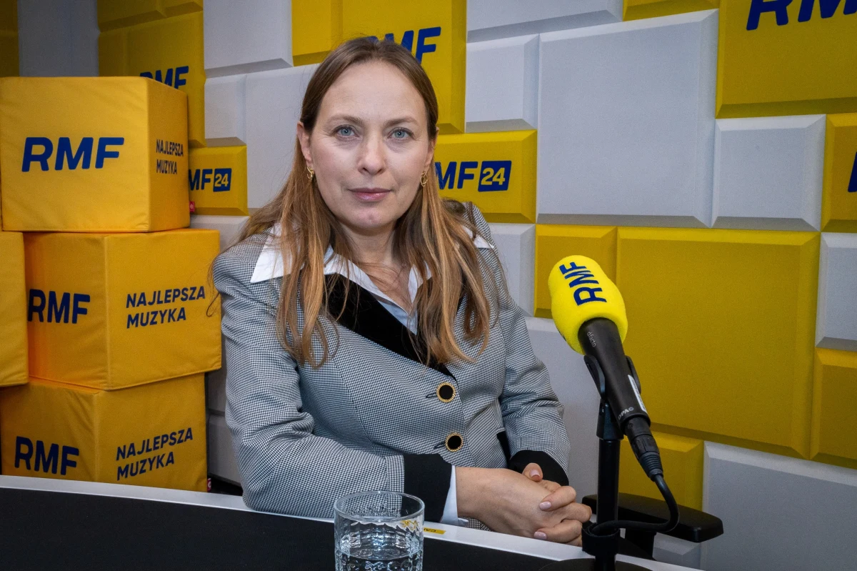 "Jestem głęboko zmartwiona tym, co się dzieje" – powiedziała w Popołudniowej rozmowie w RMF FM minister funduszy i polityki regionalnej Katarzyna Pełczyńska-Nałęcz, komentując słowa przewodniczącego Państwowej Komisji Wyborczej o paraliżu organów państwowych. Polityk dodała, że "potrzebujemy reformy systemu sprawiedliwości" i wskazała, który polityk byłby w stanie ją przeprowadzić. Pełczyńska-Nałęcz mówiła też o wycofaniu się z ograniczeń umów śmieciowych i potrzebie nowych mechanizmów wzrostu gospodarczego.