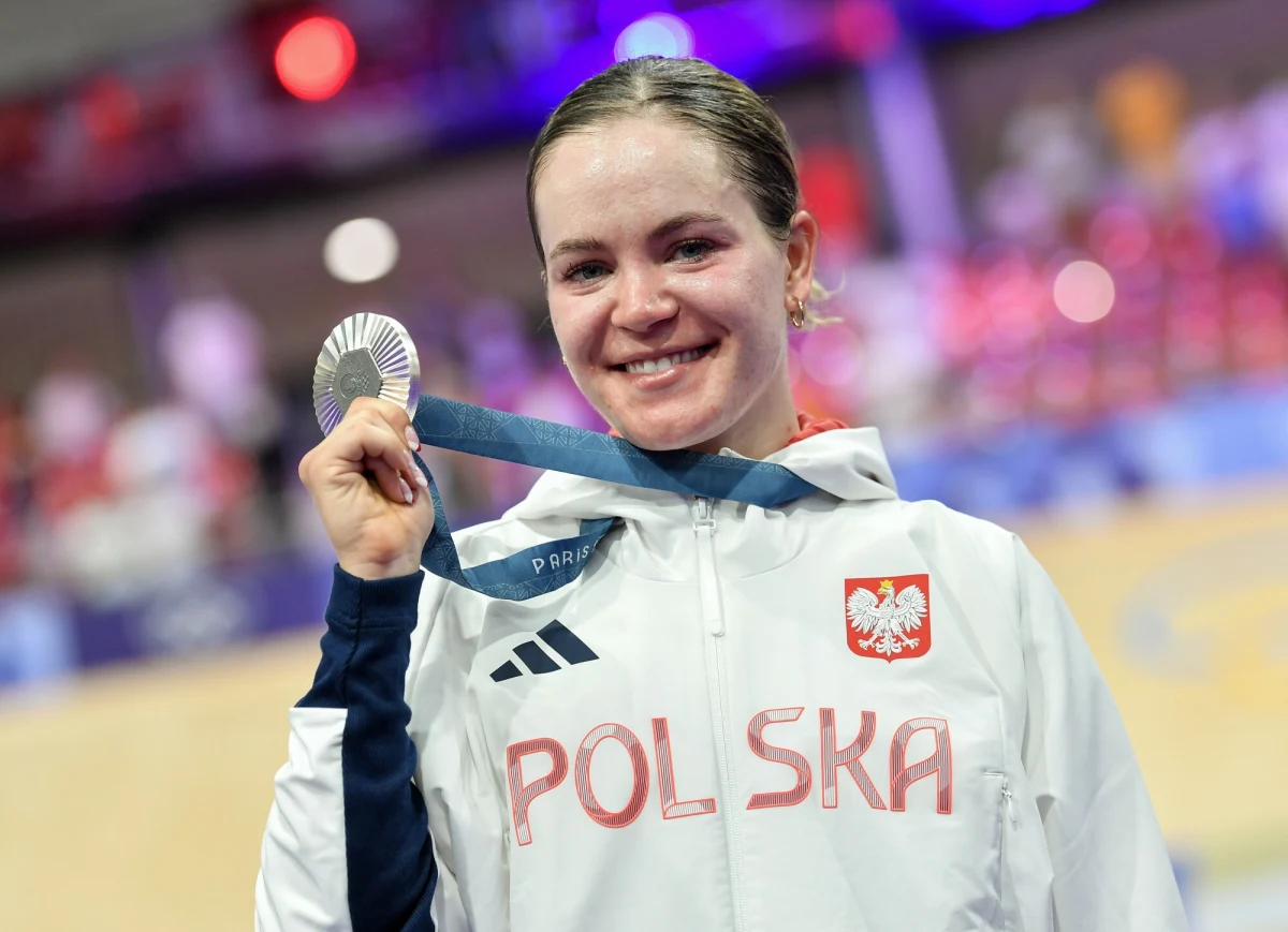 "Medal wiele zmienił w moim życiu. Doświadczyłam tej olimpijskiej sławy" – mówi kolarka Daria Pikulik. Srebrna medalistka igrzysk olimpijskich w Paryżu w rozmowie z Cezarym Dziwiszkiem z redakcji sportowej RMF FM mówi o blaskach, ale i cieniach swojego sukcesu. Zdradza, jak wygląda jej trening, czy udało jej się pojechać na wakacje i jaka jest jej ulubiona potrawa wigilijna.