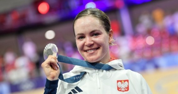 "Medal wiele zmienił w moim życiu. Doświadczyłam tej olimpijskiej sławy" – mówi kolarka Daria Pikulik. Srebrna medalistka igrzysk olimpijskich w Paryżu w rozmowie z Cezarym Dziwiszkiem z redakcji sportowej RMF FM mówi o blaskach, ale i cieniach swojego sukcesu. Zdradza, jak wygląda jej trening, czy udało jej się pojechać na wakacje i jaka jest jej ulubiona potrawa wigilijna.