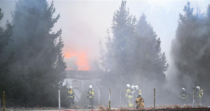  Ogromny pożar hali na Podkarpaciu. W akcji ponad 100 strażaków