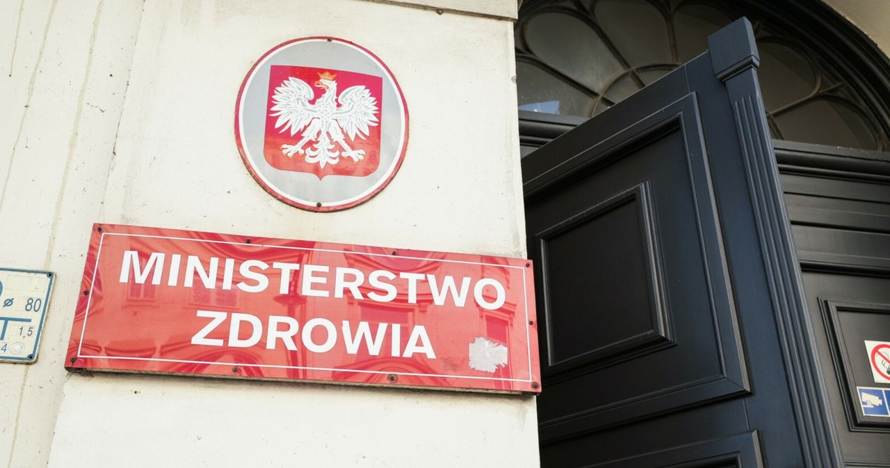 Pracownik, Ministerstwa, Zdrowia, poszukiwany, Pieniądze, jakie, zaoferowano, ofercie, pracy, małe, zdecydowanie, odbiegają, sta Pracownik do MZ poszukiwany. Można zarobić fortunę