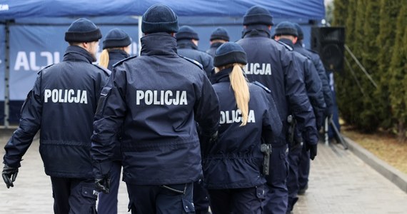 NSZZ Solidarność chce, by prokuratura sprawdziła, czy policjanci zrzeszający się pod szyldem tego związku działają zgodnie z prawem. Chodzi o grupę funkcjonariuszy skupionych wokół Jacka Łukasika, który przed 1 listopada i Świętem Niepodległości wzywał policjantów do zbiorowego przechodzenia na chorobowe, przekonując, że reprezentuje Solidarność. 