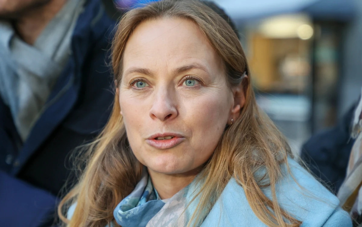 Do Polski trafiło 40 mld zł z drugiego i trzeciego wniosku o płatność z Krajowego Planu Odbudowy. "Środki z KPO pójdą m. in. na tworzenie nowych miejsc w żłobkach, szybki internet, docieplenie budynków, modernizację sieci energetycznych czy budowę elektrowni wiatrowych" - wylicza Katarzyna Pełczyńska-Nałęcz, minister funduszy i polityki regionalnej. 