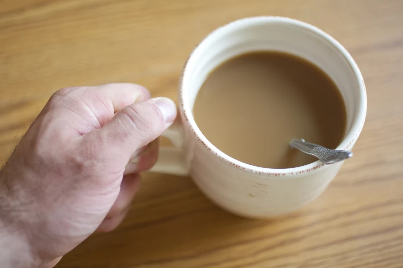 Kiedy pić poranną kawę? Kardiochirurg zdradza najlepszą porę dla serca