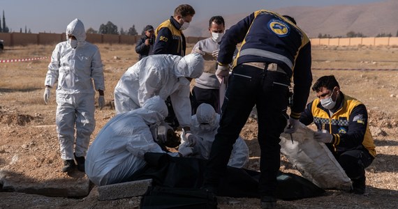 W masowym grobie położonym w miejscowości Al-Kutajfa pod Damaszkiem leżą szczątki co najmniej 100 tys. ofiar reżimu Baszara al-Asada - oświadczył szef pozarządowej organizacji Syryjska Grupa Zadaniowa ds. Sytuacji Kryzysowych (SETF) Muaz Mustafa, cytowany we wtorek przez agencję Reutera.