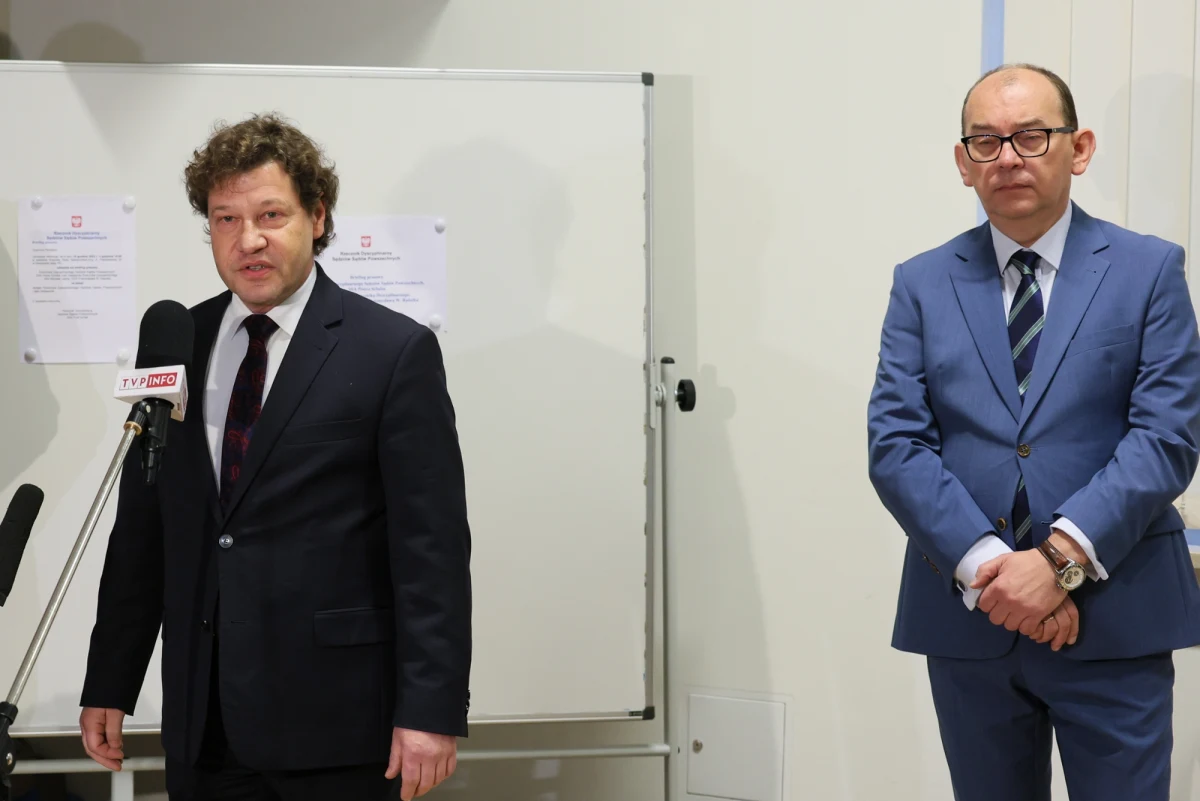 Prokuratura Krajowa zawnioskowała do Sądu Najwyższego o uchylenie immunitetu sędziów Piotra Schaba i Przemysława Radzika ws. niedopuszczania do orzekania sędziego Igora Tuleyi. Sprawa dotyczy m.in. okresu, gdy Schab i Radzik pełnili funkcje prezesa i wiceprezesa Sądu Okręgowego w Warszawie.