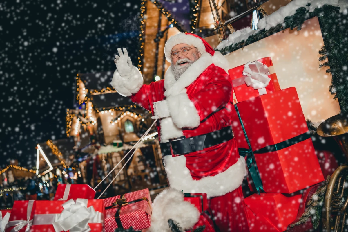 Włoscy karabinierzy zatrzymali sanie świętego Mikołaja, ponieważ uznali, że nie spełniają wymogów kodeksu drogowego. Z tego powodu w przedszkolu nie odbyła się tradycyjna przedświąteczna zabawa. Pojazd wzbudził podejrzenia karabinierów, bo miał silnik, ale nie miał tablicy rejestracyjnej i homologacji.