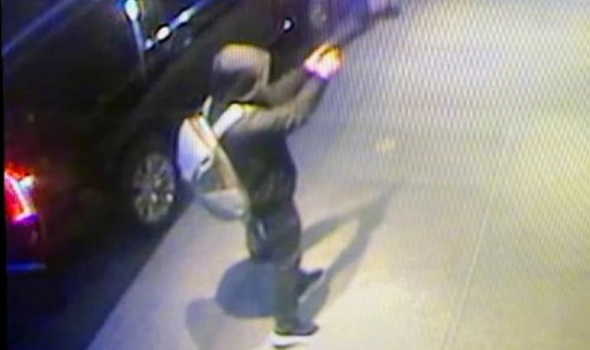 Wielka ława przysięgłych w Nowym Jorku oskarżyła o zabójstwo pierwszego stopnia Luigiego Mangione, który 4 grudnia zastrzelił dyrektora generalnego UnitedHealthcare Briana Thompsona. 26-letni Mangione usłyszał też zarzut terroryzmu oraz cztery zarzuty nielegalnego użycia broni.