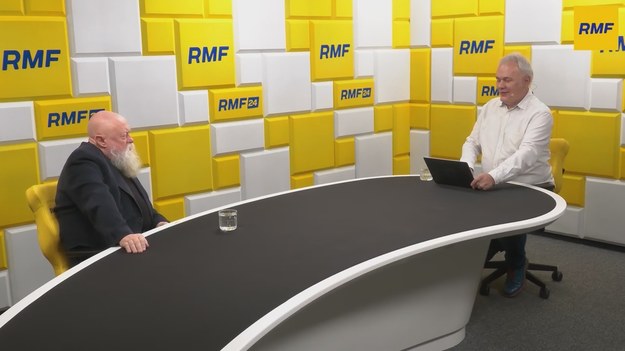 Jeśli sigma o sobie myśli, że jest sigmą, to już nie jest sigmą - tak o Młodzieżowym Słowie Roku 2024 mówił w Porannej rozmowie w RMF FM prof. Jerzy Bralczyk. "Niech ludzie mówią, jak chcą, a ja będę po swojemu mówił, że pies zdycha" - komentował "aferę" sprzed kilku miesięcy językoznawca z Uniwersytetu Warszawskiego i Uniwersytetu SWPS. Nie zabrakło też rozważań nad "ministrą".