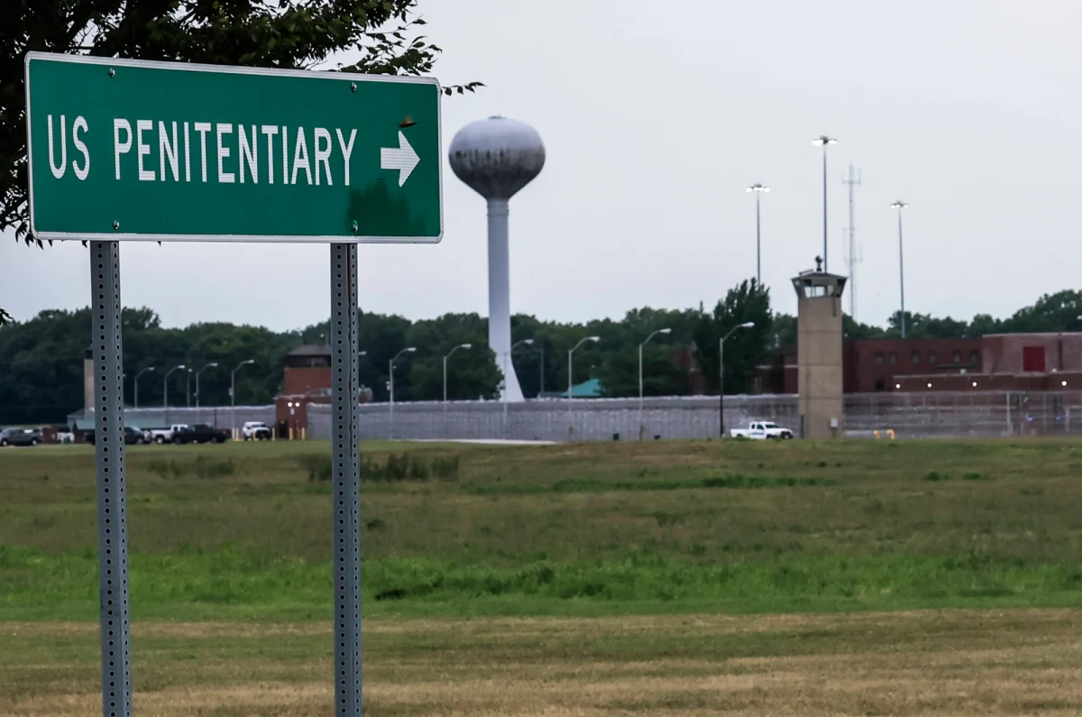 W amerykańskim stanie Indiana został w środę wykonany pierwszy od 2009 r. wyrok śmierci: stracony został poczwórny zabójca. Do egzekucji nie dopuszczono przedstawicieli mediów. "Rodzi to niepokojące pytania o to, czy urzędnicy państwowi są w stanie przeprowadzić egzekucję bez jej spartaczenia" - skomentowała organizacja Death Penalty Information Centre.