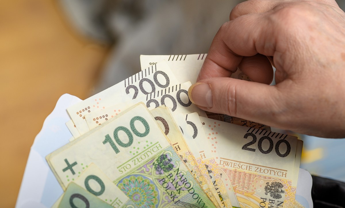 13-letnia dziewczynka została zatrzymana przez stołecznych funkcjonariuszy z Pragi-Północ za udział w oszustwie metodą "na policjanta". Poszkodowana starsza kobieta straciła na tym procederze ponad 18 tysięcy złotych.