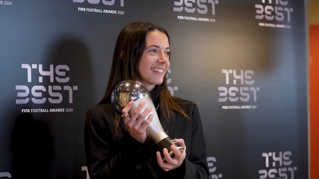 Aitana Bonmati zdobyła w tym roku swoją drugą z rzędu nagrodę FIFA The Best dla kobiet. W powyższym materiale opowiada, jakie to uczucie i z czym wiąże się owe osiągnięcie.