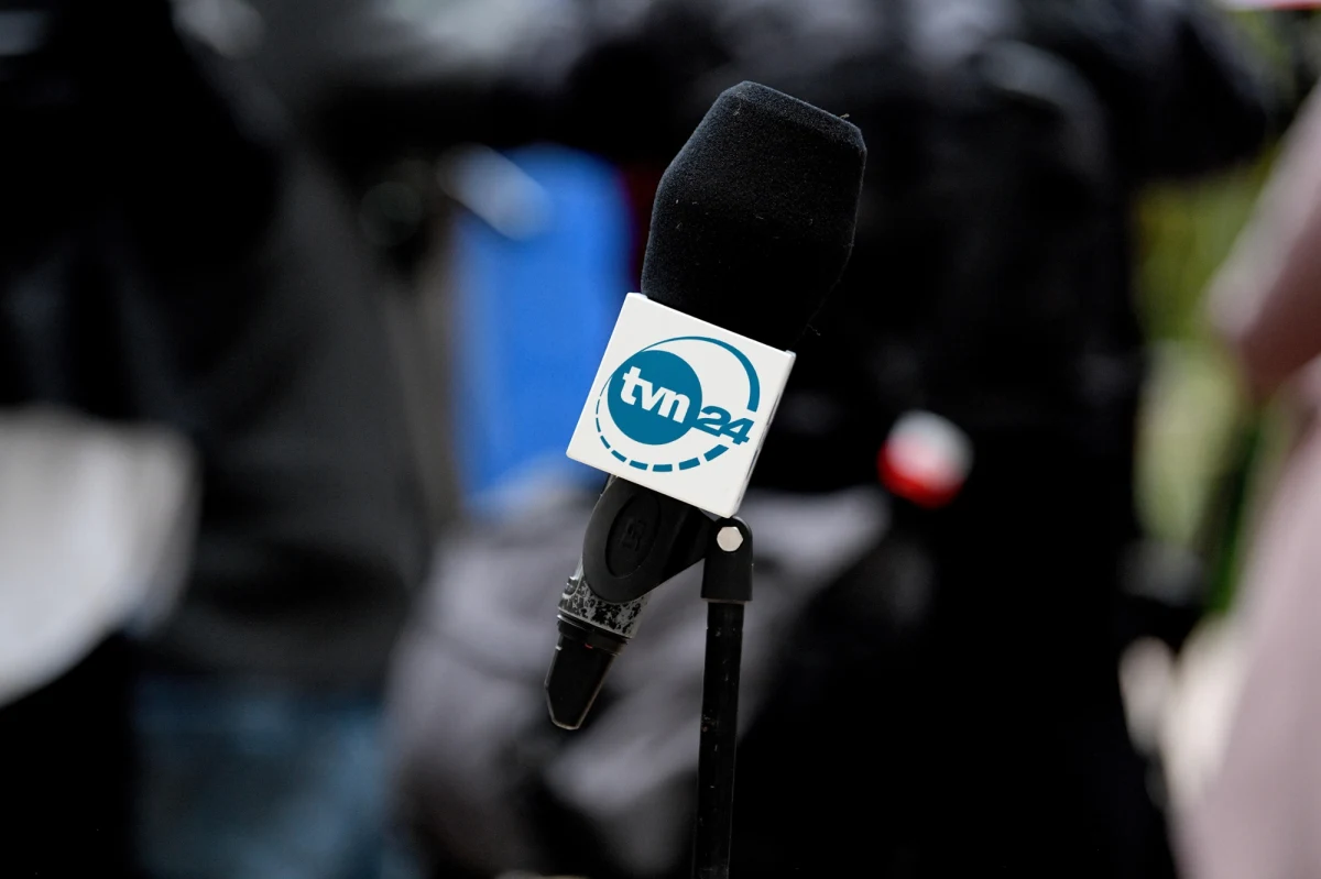 "Rozszerzyliśmy listę podmiotów strategicznych. Dołożyliśmy do niej Cyfrowy Polsat, P4, TVN, Telewizję Polsat, T-Mobile i WB Electronics" - poinformował na konferencji prasowej premier Donald Tusk. 