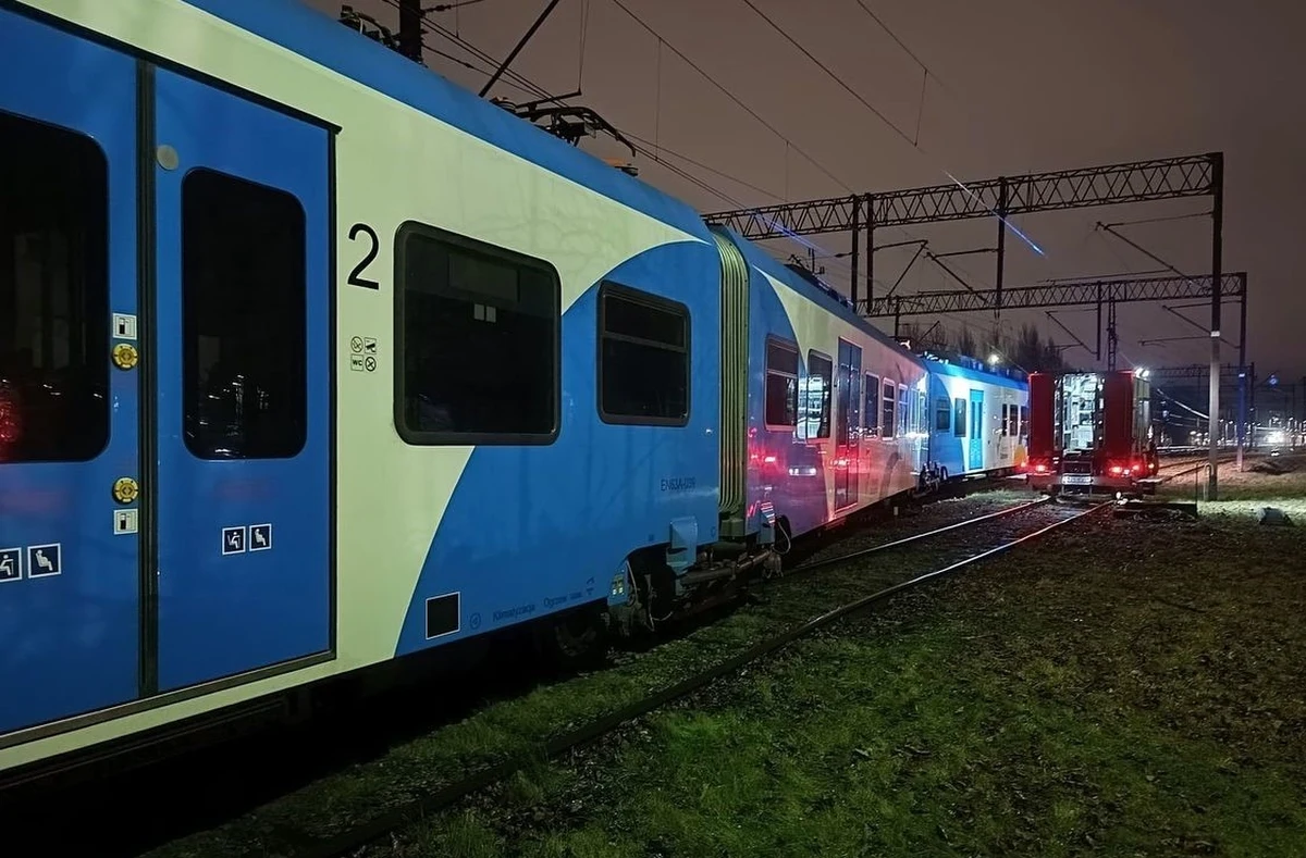 Nietrzeźwy 56-latek pracował jako nastawniczy na głównej stacji kolejowej w Koszalinie (woj. zachodniopomorskie). Mężczyzna niewłaściwie przestawił zwrotnicę torów, co doprowadziło do wykolejenia pociągu.