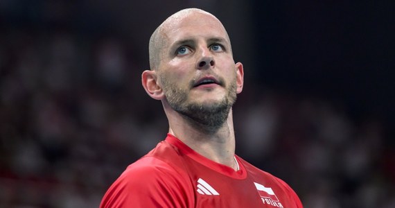 2024 rok był niezwykle udany dla polskiej siatkówki. Wszystko za sprawą naszej męskiej reprezentacji, która z igrzysk olimpijskich w Paryżu przywiozła srebrny medal. "To sprawia, że ten rok się przyjemniej podsumowuje" - podkreśla w rozmowie z RMF FM kapitan siatkarskiej reprezentacji Polski i Zaksy Kędzierzyn-Koźle Bartosz Kurek. Dla naszego reprezentanta tegoroczne święta Bożego Narodzenia będą wyjątkowe, bo po raz pierwszy od kilku lat spędzi je w Polsce. W rozmowie z Wojciechem Marczykiem z redakcji sportowej RMF FM siatkarz zdradza, jak będą wyglądały jego święta, a także, jak to się stało, że pokochał koty.