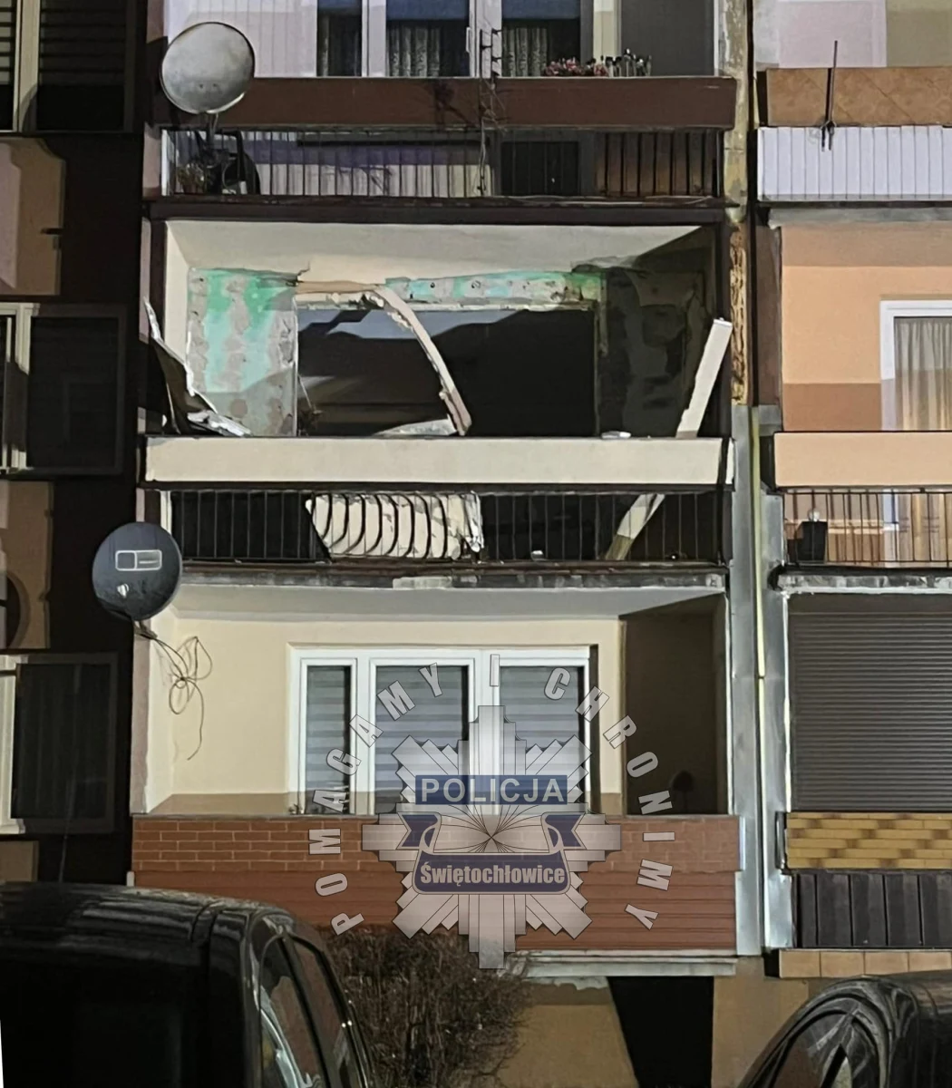 W środę w mieszkaniu w śląskich Świętochłowicach doszło do wybuchu gazu. Ranny został 46-letni mężczyzna, a budynek opuściło kilkudziesięciu lokatorów. Wstępne informacje wskazują, że stało się to w trakcie naprawy piecyka gazowego.