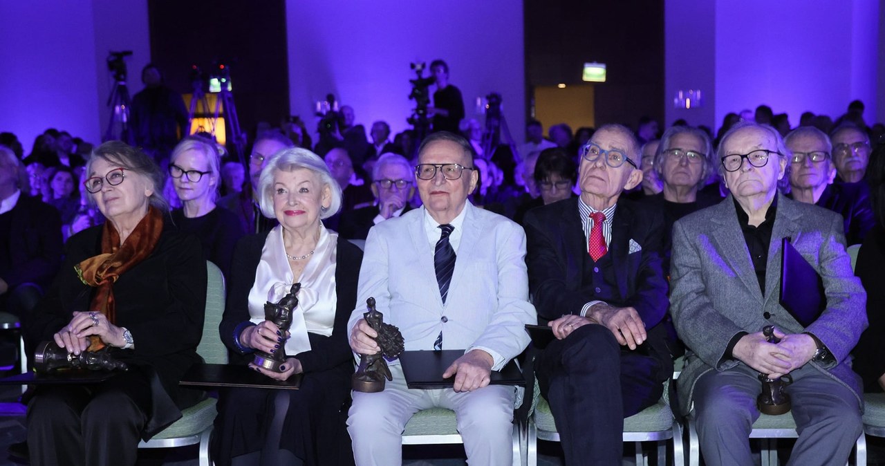 Ewa Braun, Maria Malatyńska, Jerzy Łukaszewicz, Wojciech Solarz i Krzysztof Wierzbicki zostali laureatami tegorocznej edycji Nagród Stowarzyszenia Filmowców Polskich. Te specjalne wyróżnienia przyznawane są przez Zarząd Główny Stowarzyszenia filmowcom, których praca przyczyniła się w wyjątkowy sposób do rozwoju polskiej kinematografii.