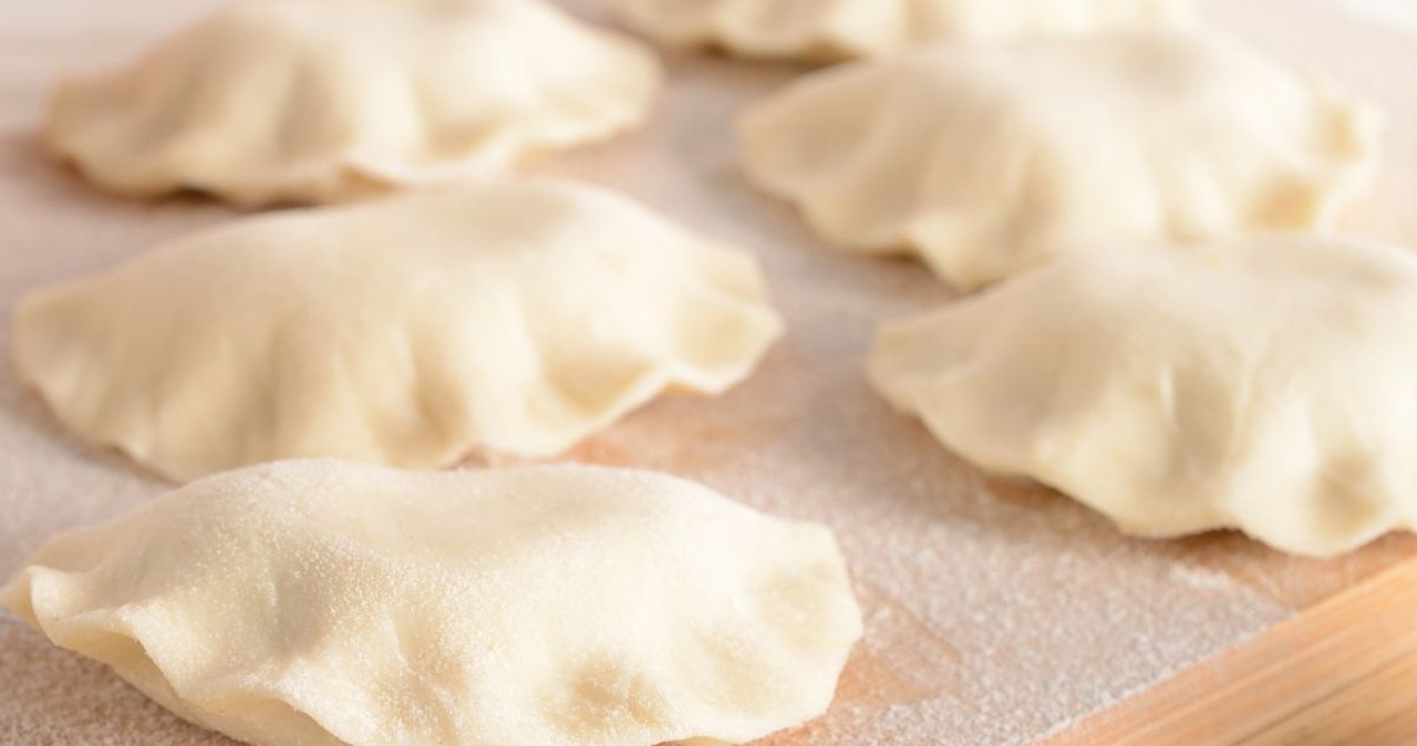 Przepis na jogurtowe ciasto na pierogi. Jest łatwiejszy niż tradycyjny