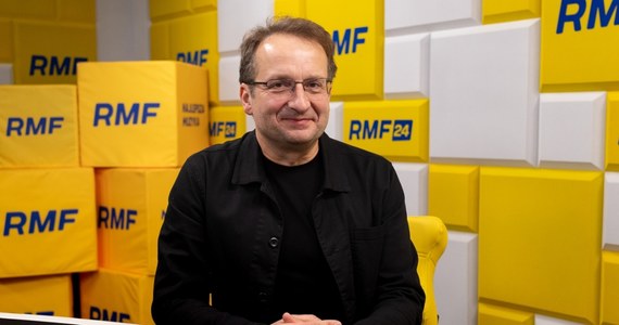 "Zdaje się, że pan Szymon Hołownia już tak nie elektryzuje ludzi jak na początku, kiedy został marszałkiem Sejmu" - powiedział w Porannej rozmowie w RMF FM Robert Górski, aktor, satyryk i twórca popularnych kabaretów. "Chciałem być znowu prezydentem, chciałem godnie pożegnać naszą głowę państwa" - mówił o swoich kabaretowych planach.