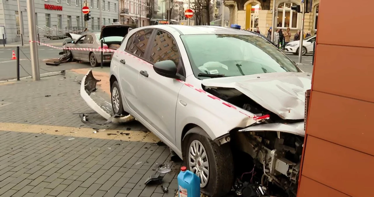 Niebezpieczny wypadek w Opolu. Dwóch policjantów w szpitalu